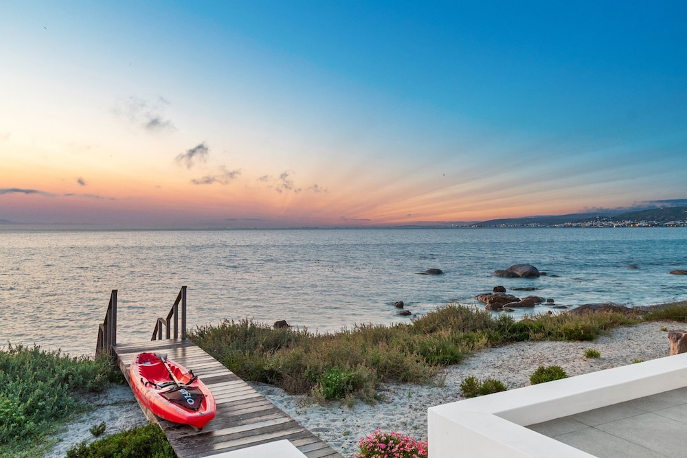 Shelley Point Beach Villa