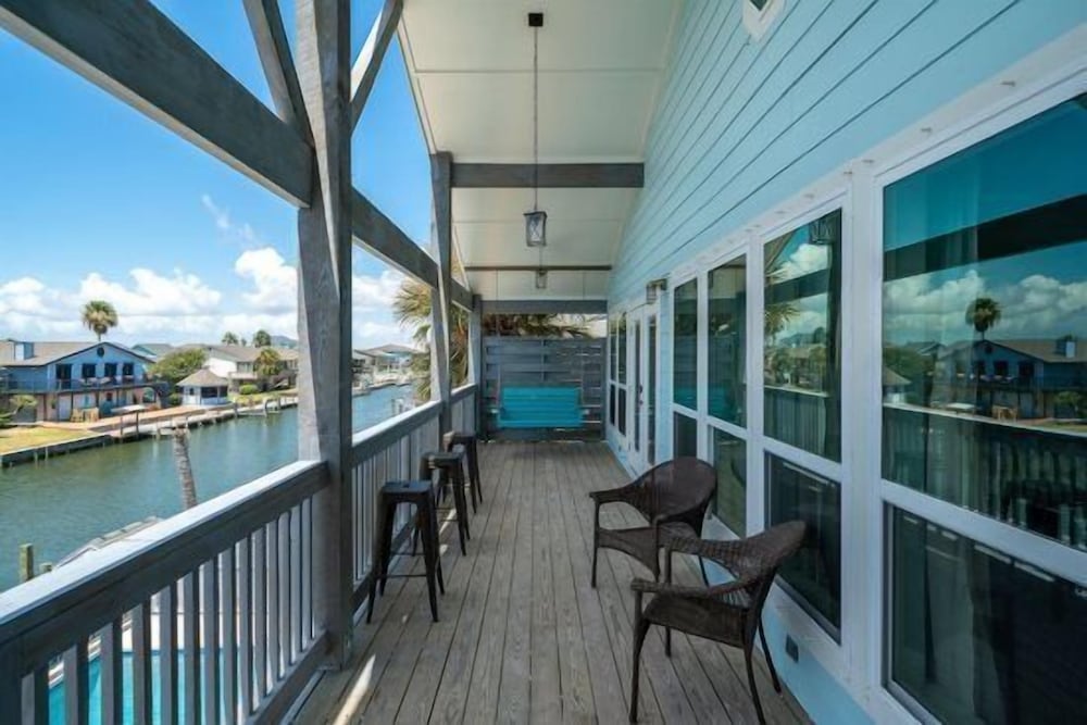 Coastal Paradise by Miss Kitty’s