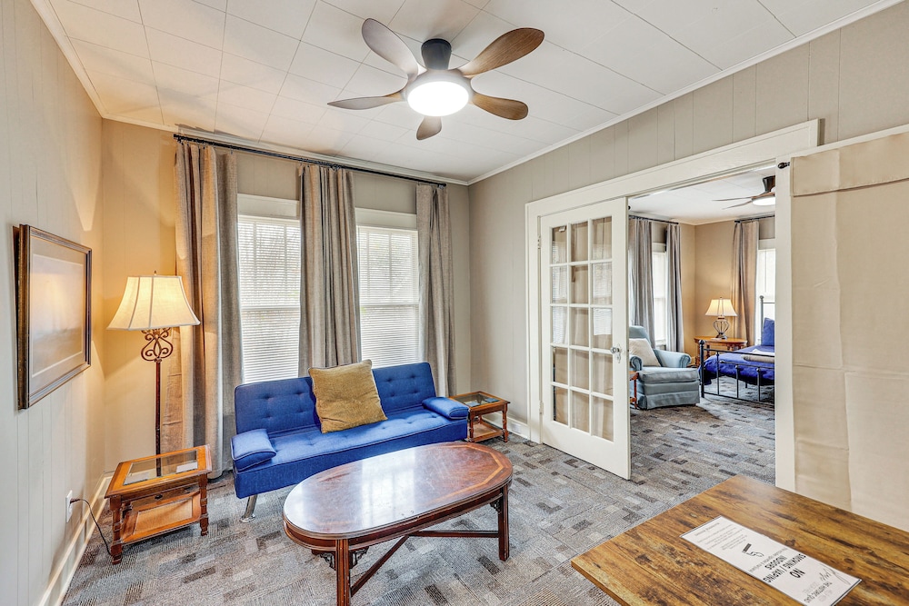 Easy Highway Access: Texarkana Condo Near Dtwn