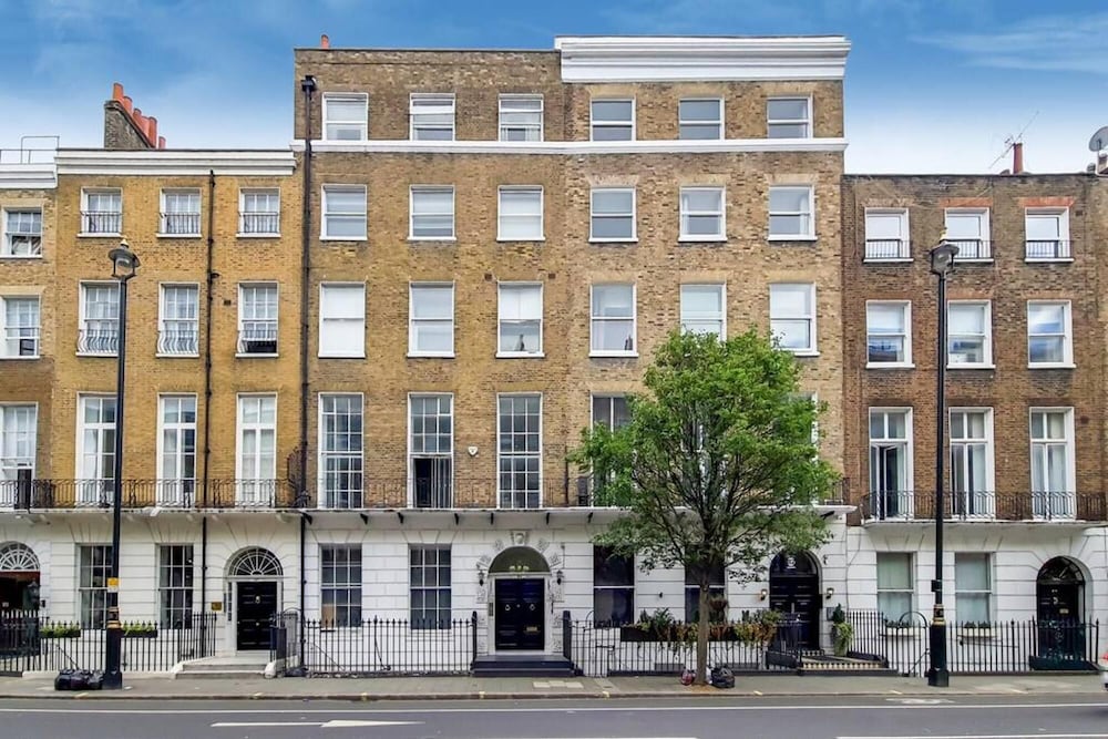 Lovely 2 Bedroom Apartment w AC off Baker Street