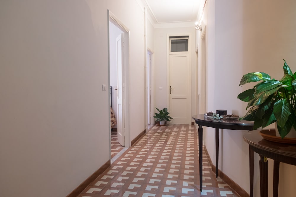 Roma - Via la Spezia 70