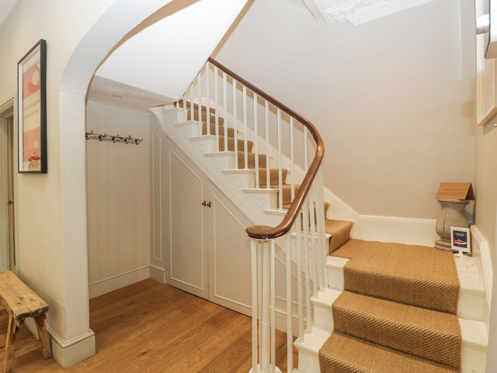 Cotswold House