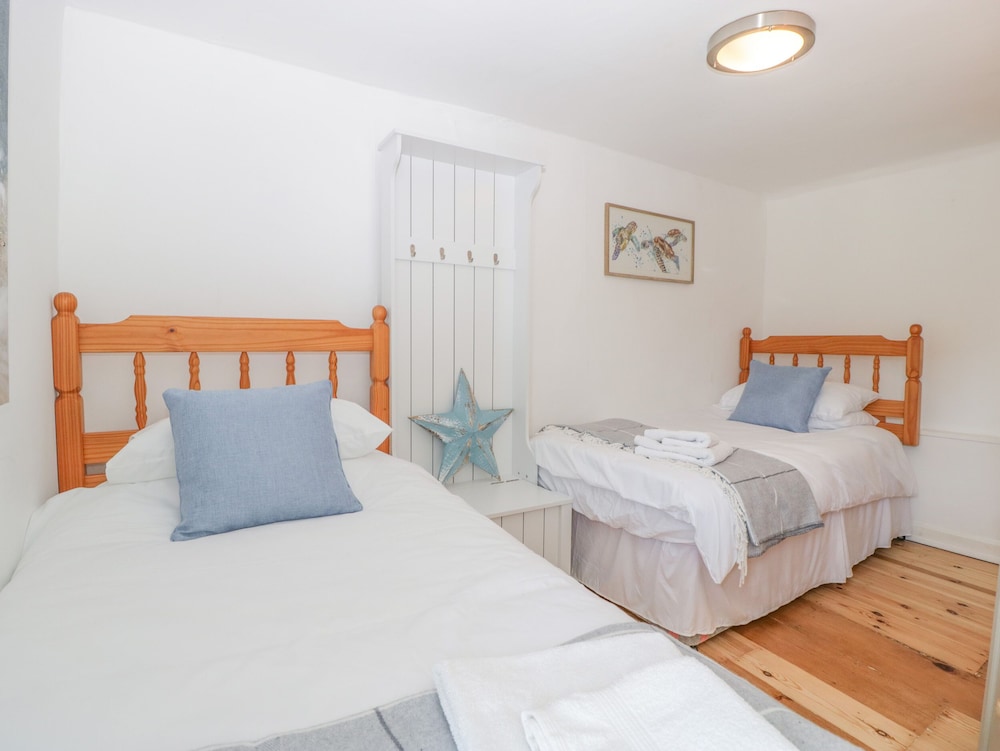 Mackerel Cottage view 2