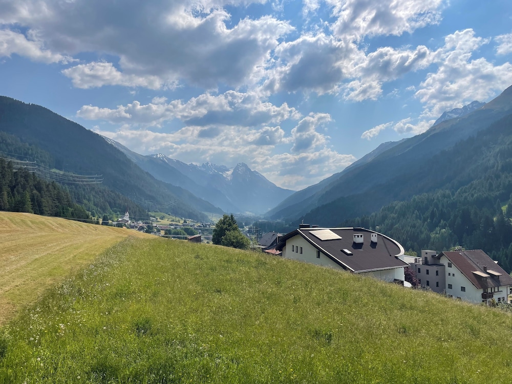 Mountain Spa Residences