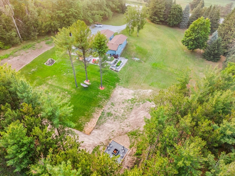 Georgina. New 4 Bedroom House Near Lake Simcoe