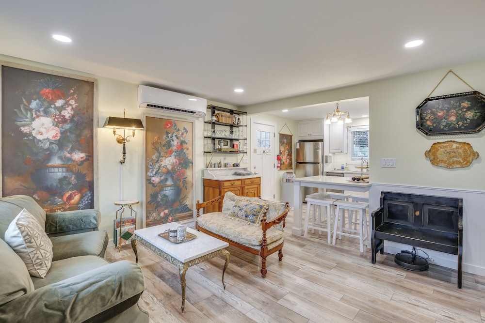 Hot Tub & Fenced Yard: Cozy Cottage Grove Home