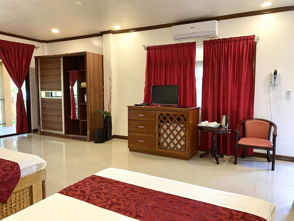 Anda White Beach Resort 26
