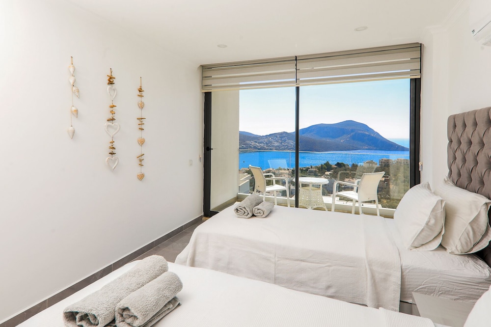 Villa Kajaim Sleeps 8 With Pool view 2