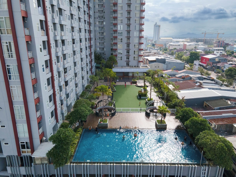 Comfortable And Good Deal 2Br Apartment At Vida View Makassar view 2