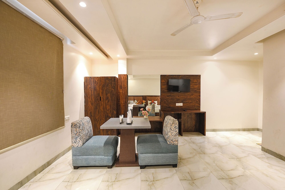 Fabhotel The Nilsa