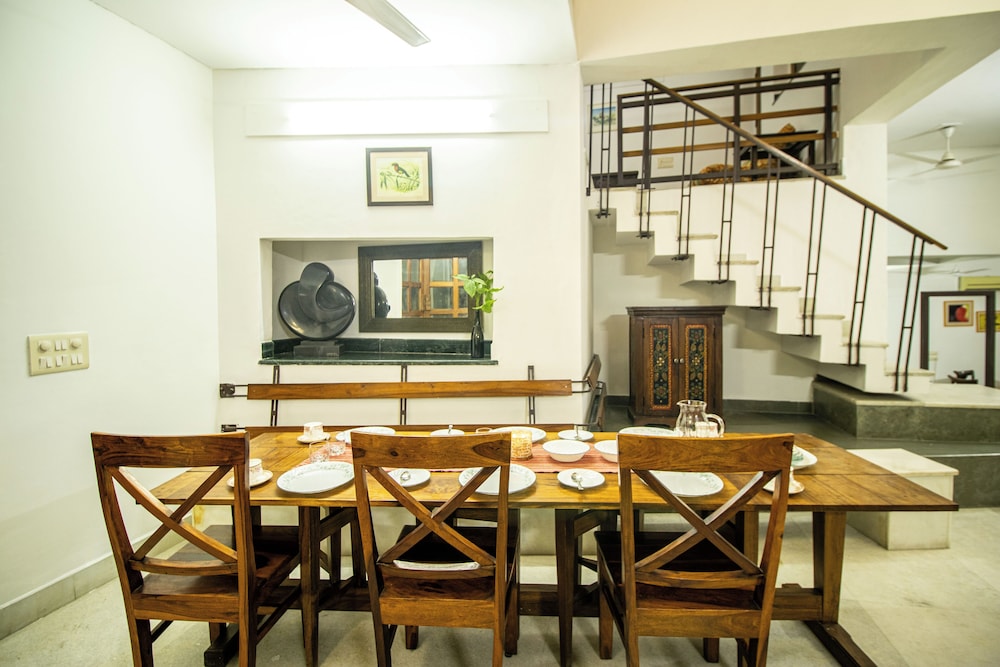 Opulent Antique 3br Villa in Gurugram