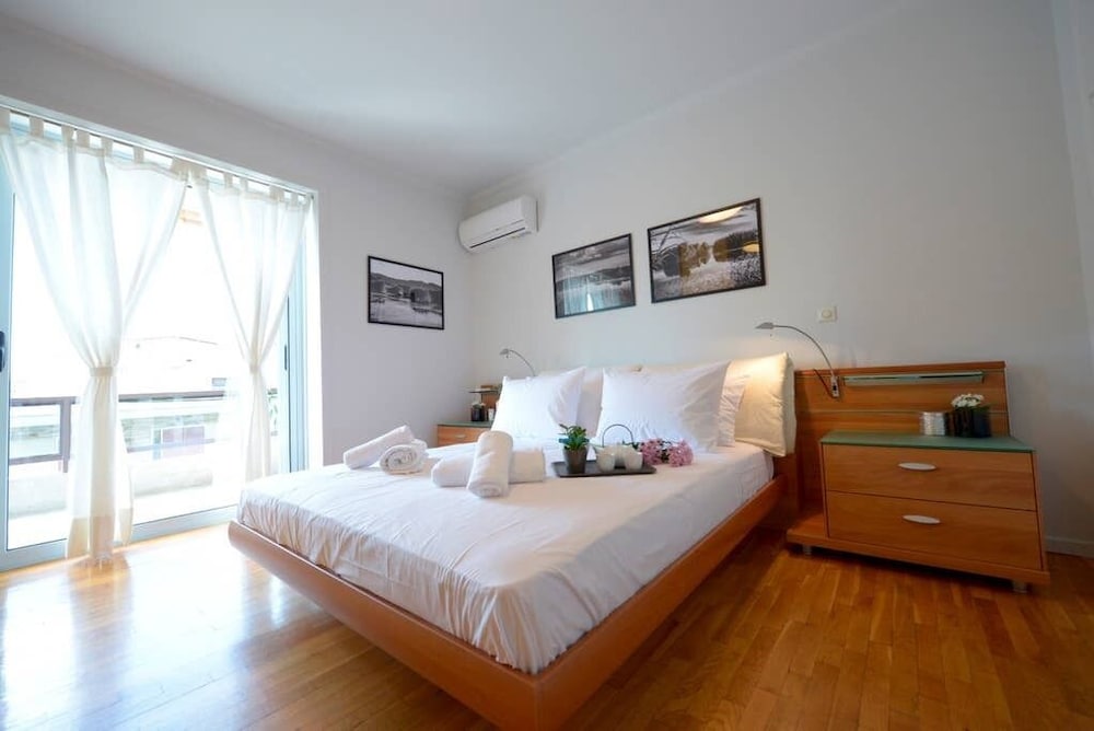 Kifisia Vacations - New Superb  Luminous 2 Bedroom Apartment - Property Image 2