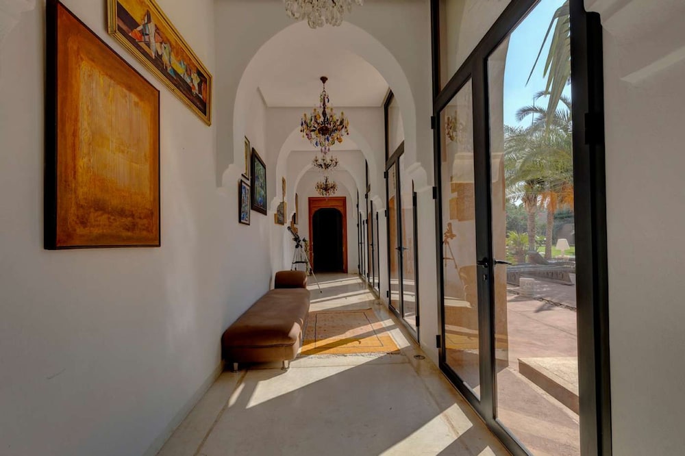 The Garden of Siredrah an Oasis With Pool and Hammam