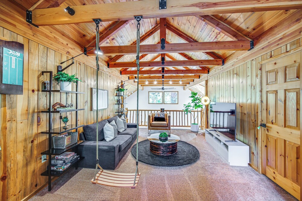 Luxury Cabin on Naches River, Near Mount Rainier!