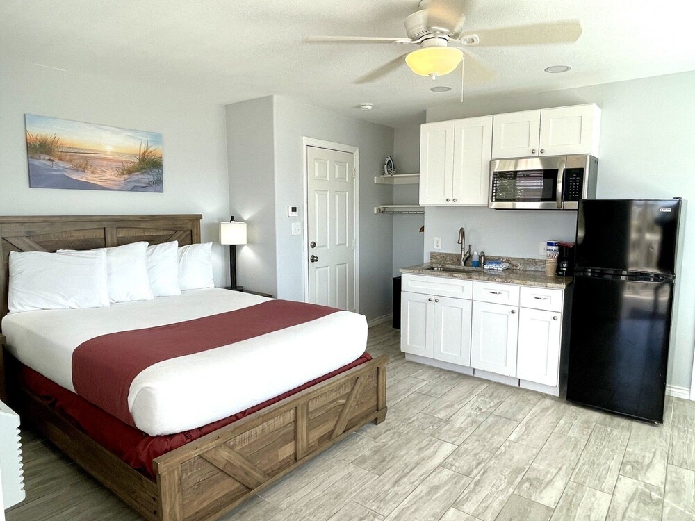 Beachgate Condo Suites And Hotel 227+228+229 3 Bedroom Condo