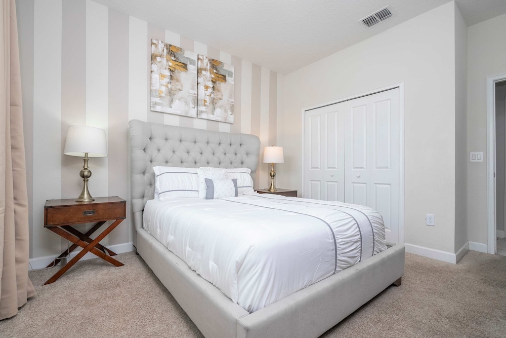 Home 6bed Themed Rooms Game Room Storey Lake