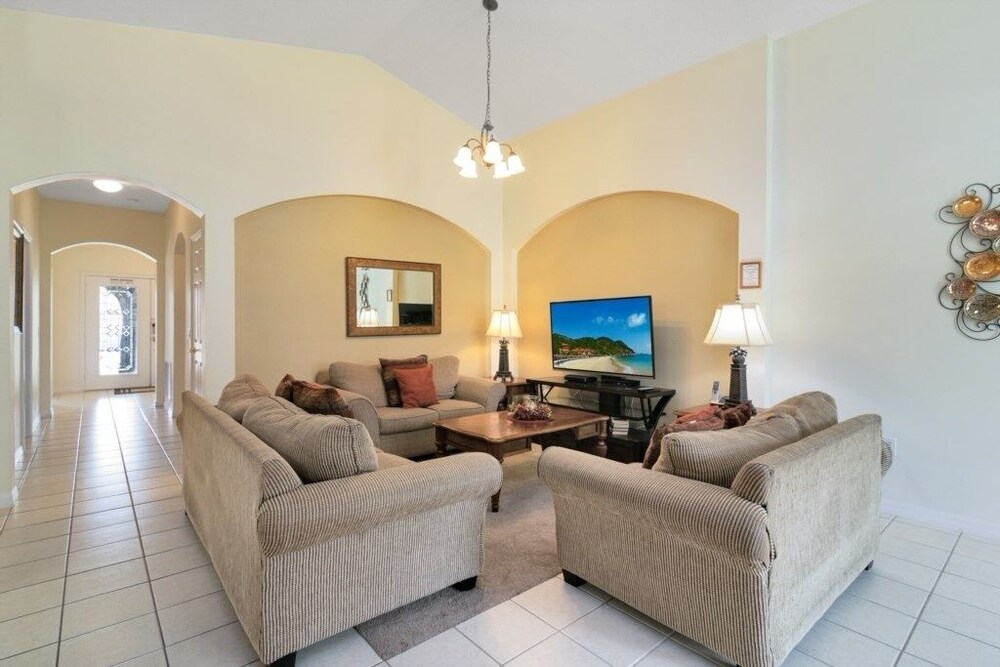 Gated 4 Bed With Pool And Spa Close To Disney 4 Bedroom Villa