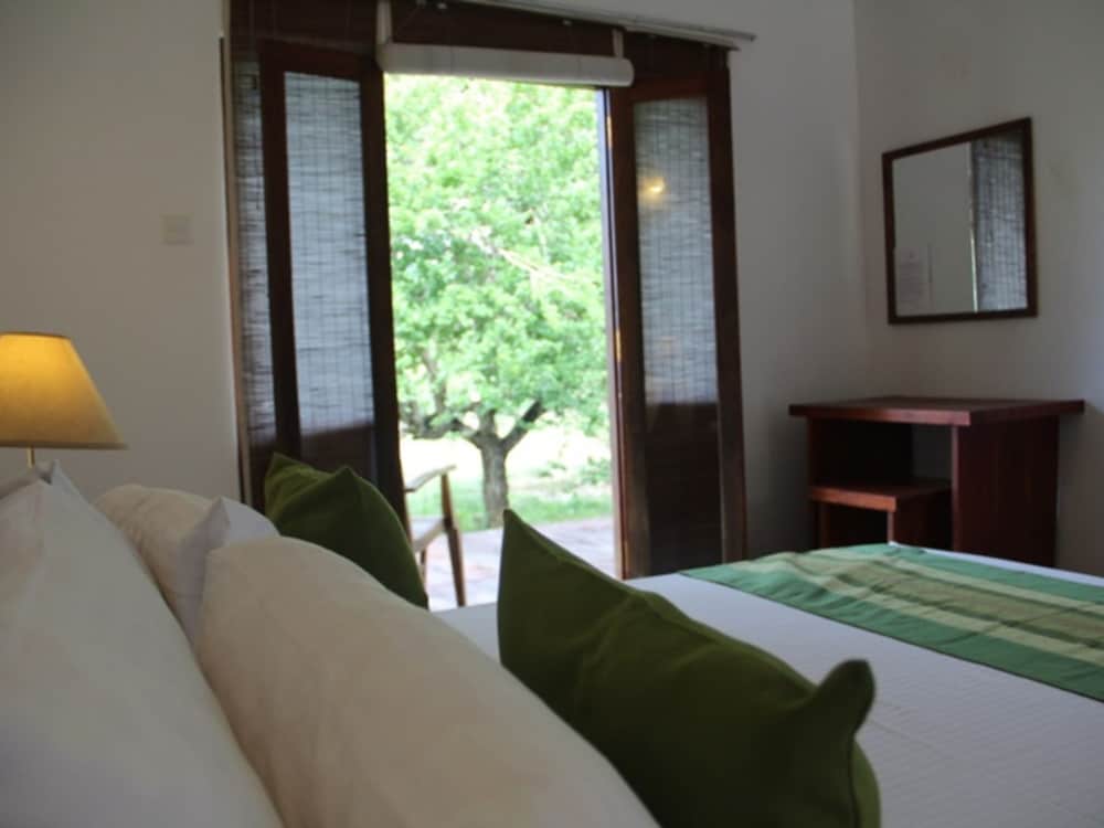 Hide Yala - Hostel