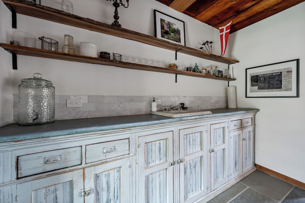 Renovated Grand Woodstock Barn