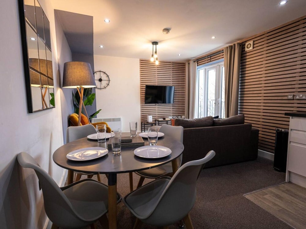 Two Bedrooms Near Hillsborough
