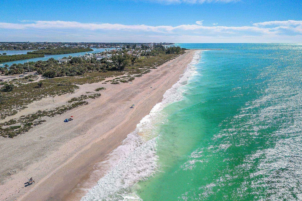 Nokomis Home Close to Beach