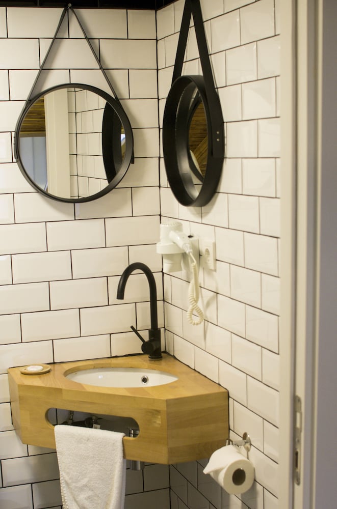 Hot Budget - Image 36