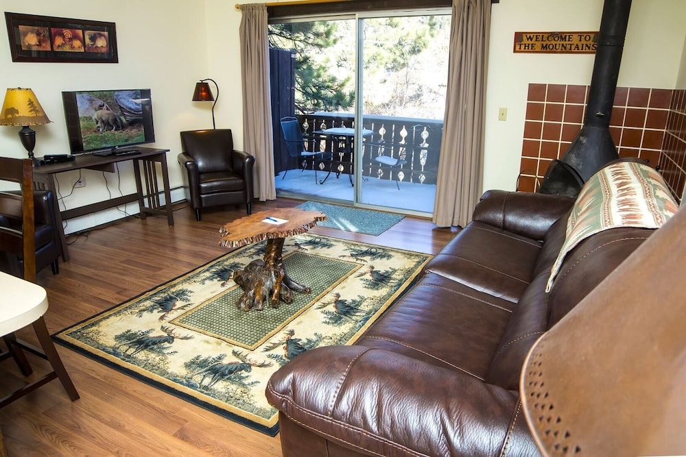 Elkhorn One Bedroom Condo with River View from Deck and Walking Distance to Estes Park - 3262 by RedAwning - Property Image 5