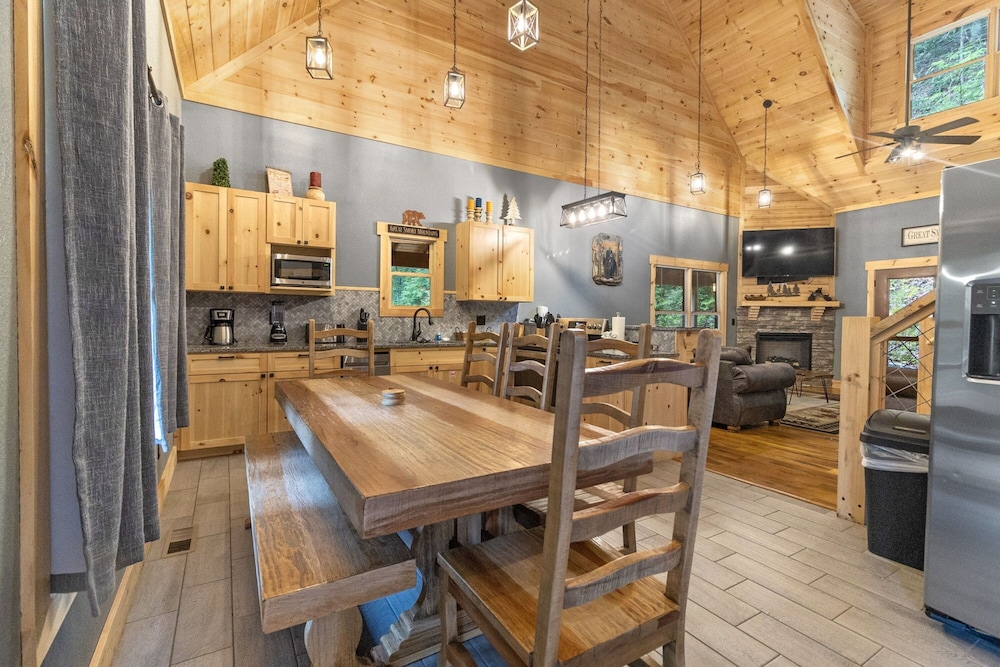 Pinewood Forest Walden's Creek Cabins