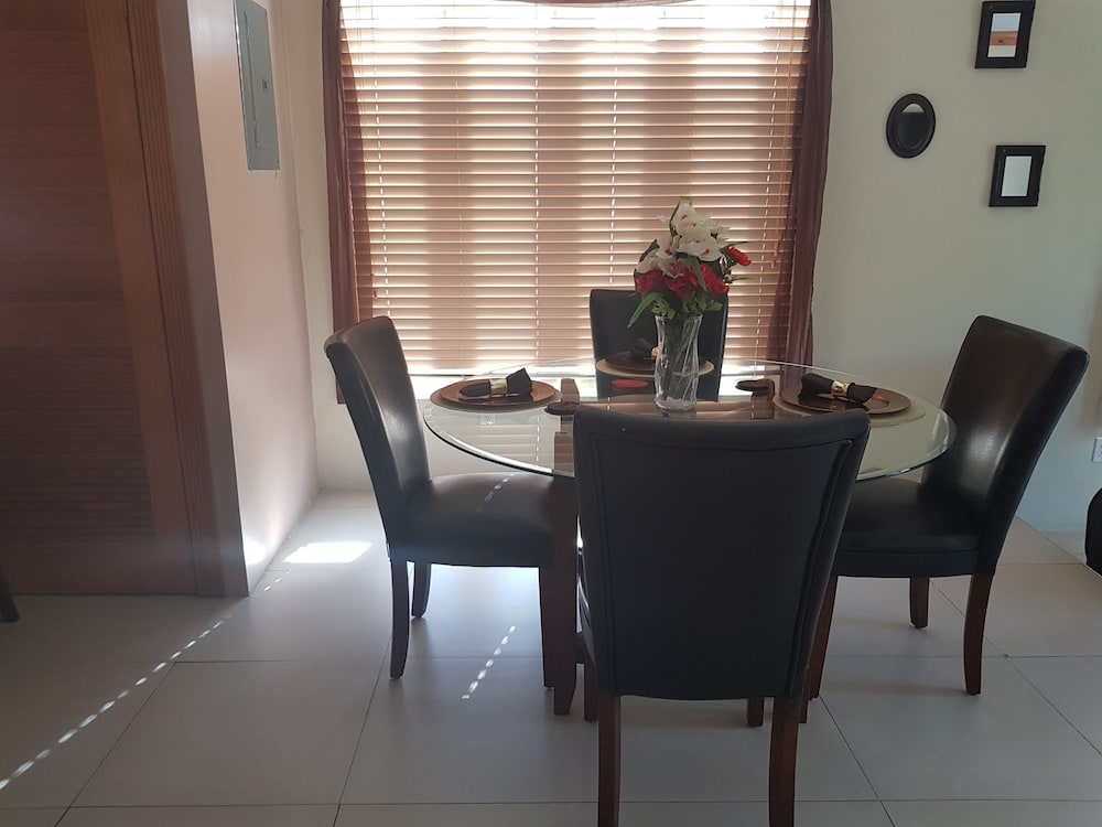 Hotel The Ultimate Tourism Condo - Image 1