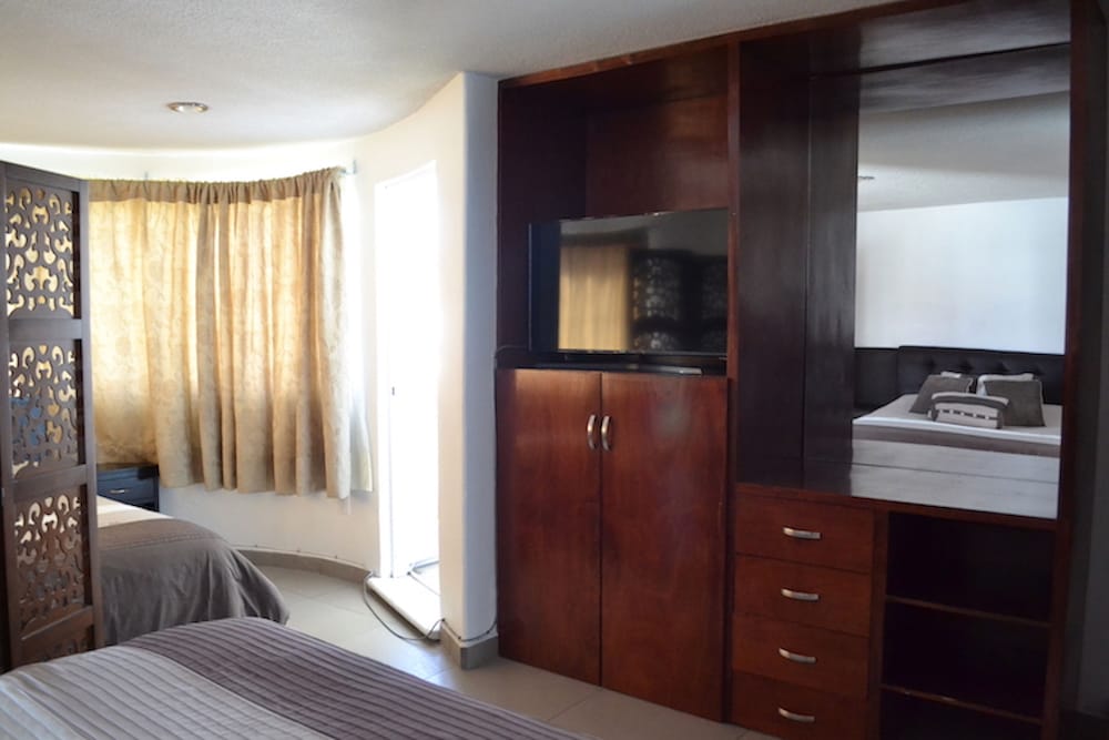 La Aurora Hotel like Home