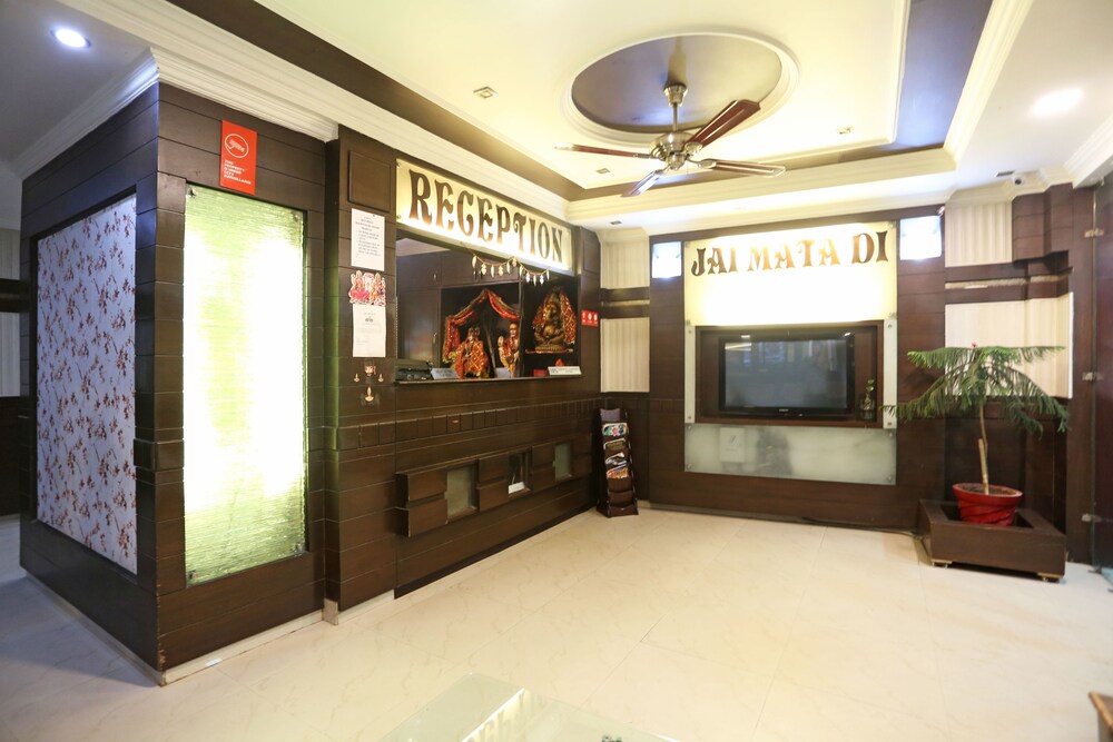 Lobby & Reception