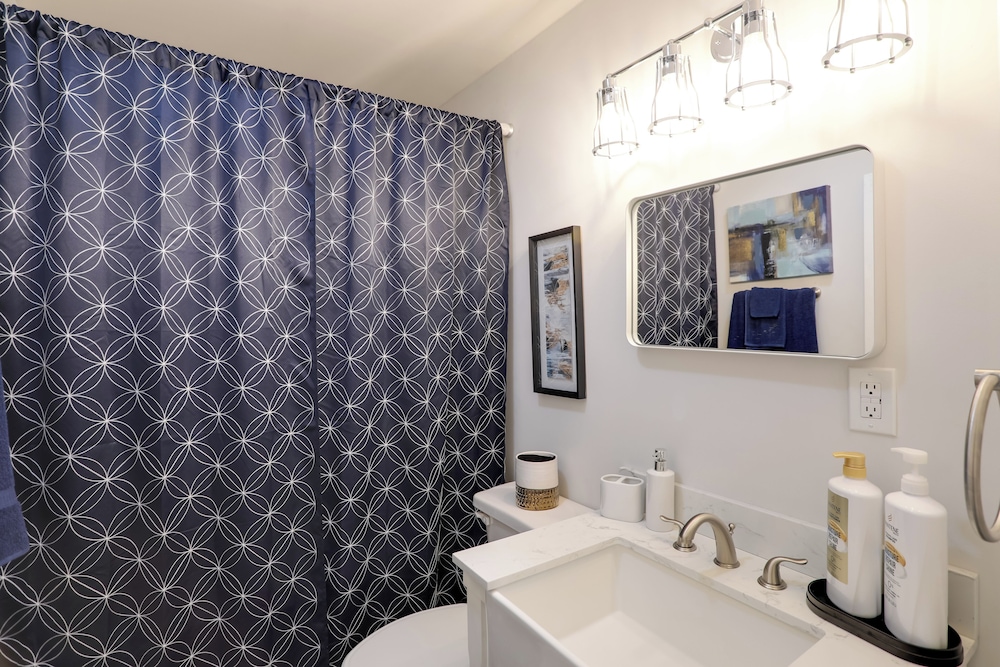 Updated North Greenwood Cottage < 1 Mi to Dtwn!