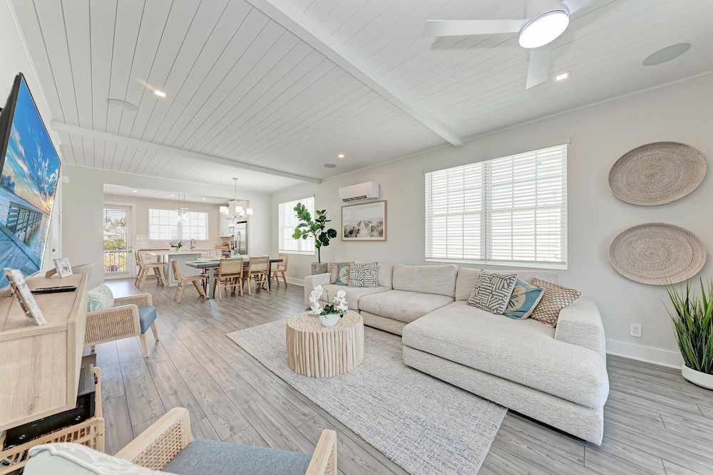 Sweet & Salty Beach House 3 Bedroom Home