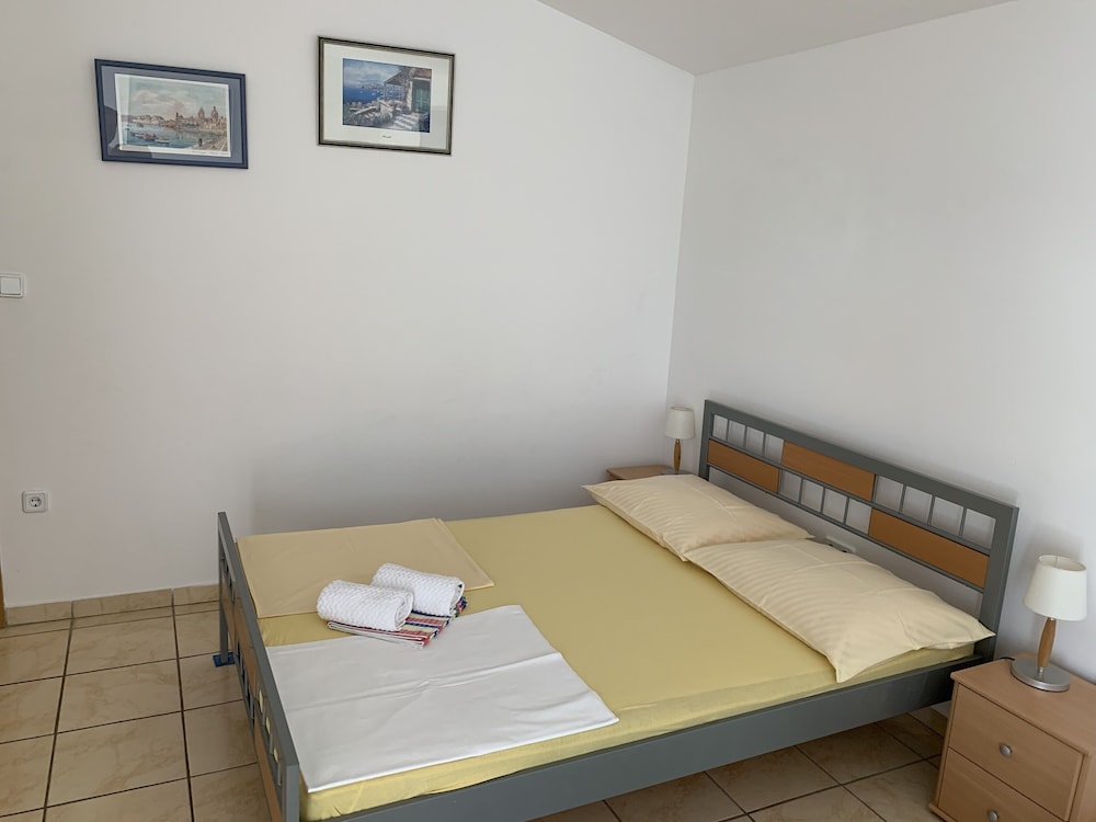 Apartments Mate with Pool — photo 4