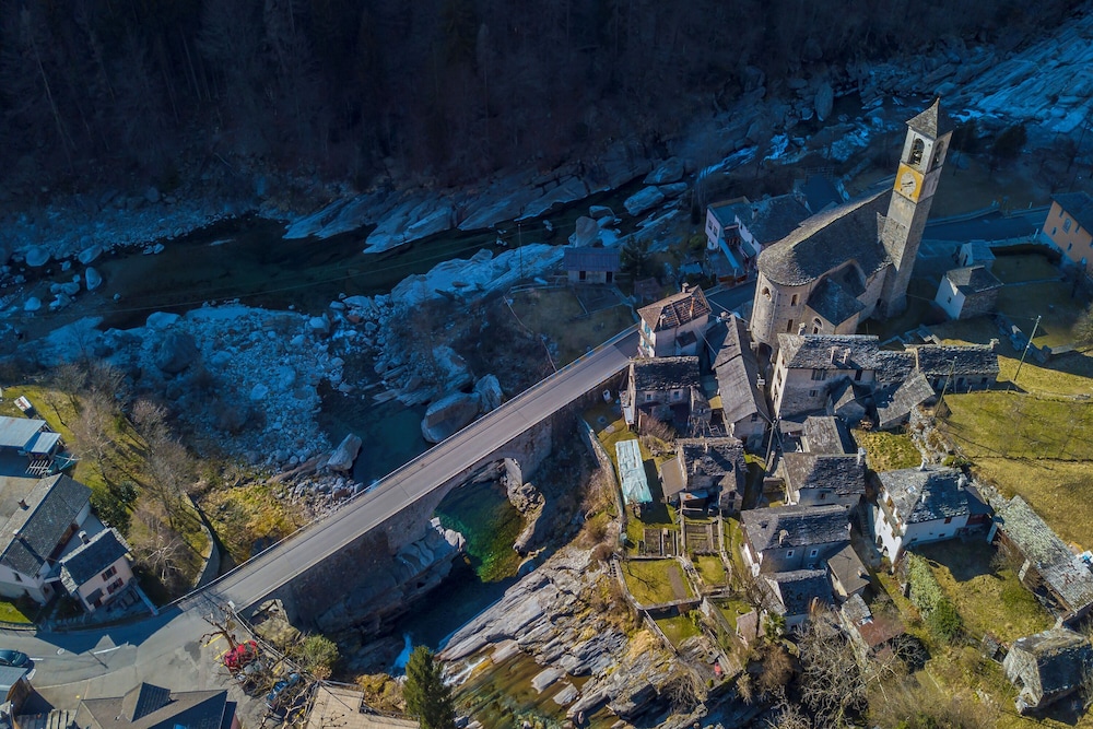 Rustico Over The Bridge Verzasca 2