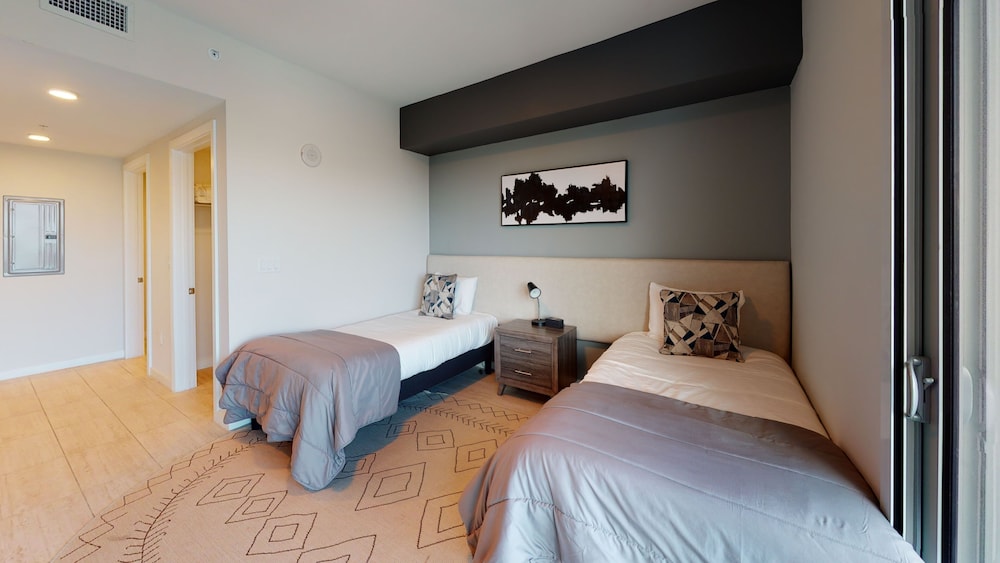 Design District Bay View Cielo Stays