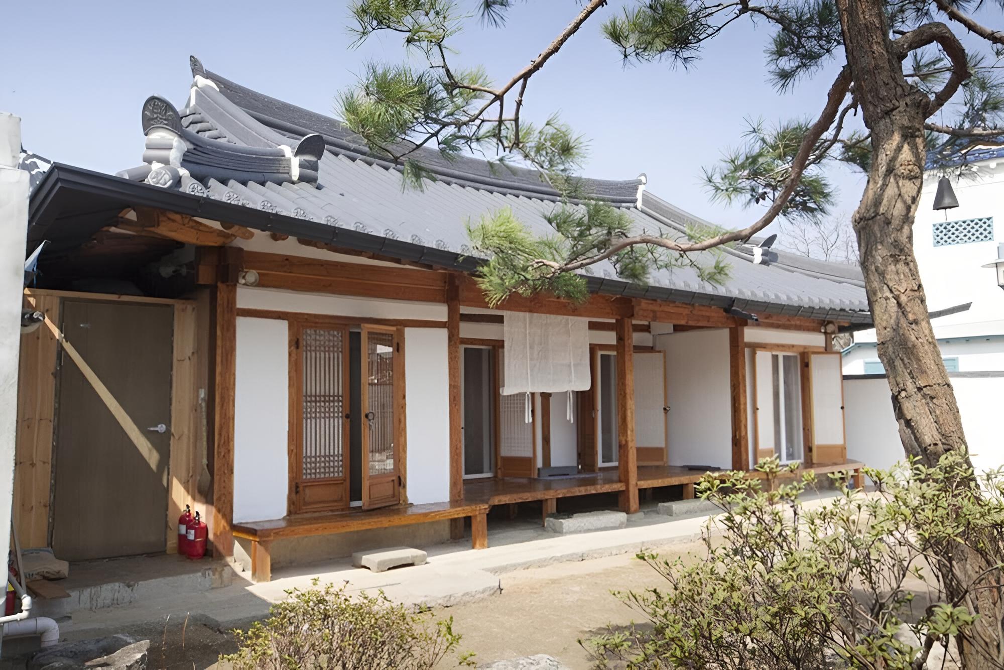 Jeonju Saggye Hanok Stay view 4