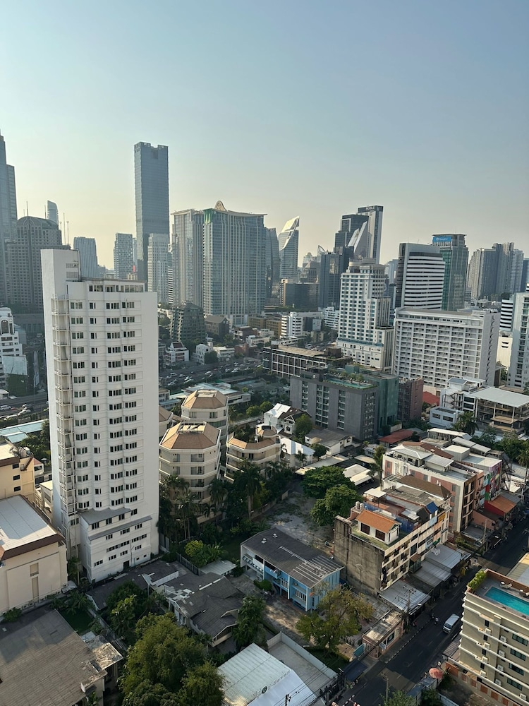 Omni Tower Sukhumvit Nana - Direct