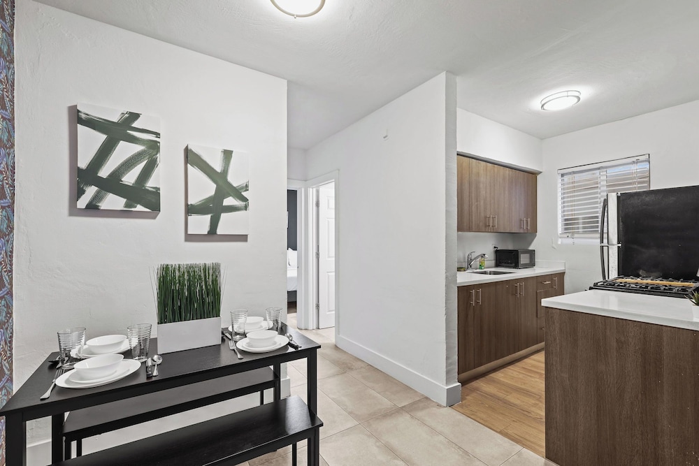Harding Avenue Apartments by Andes STR