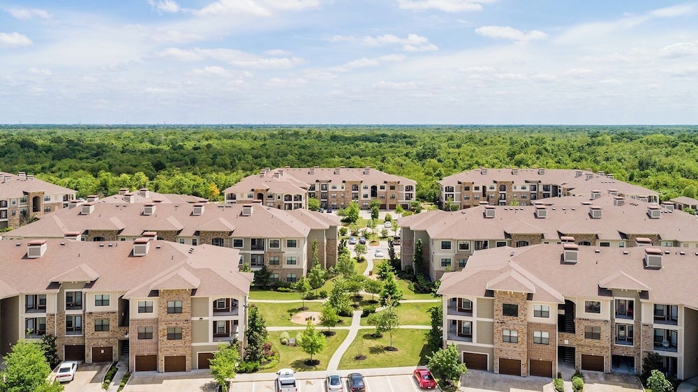 Landing Apartments Houston - Kingsland Blvd