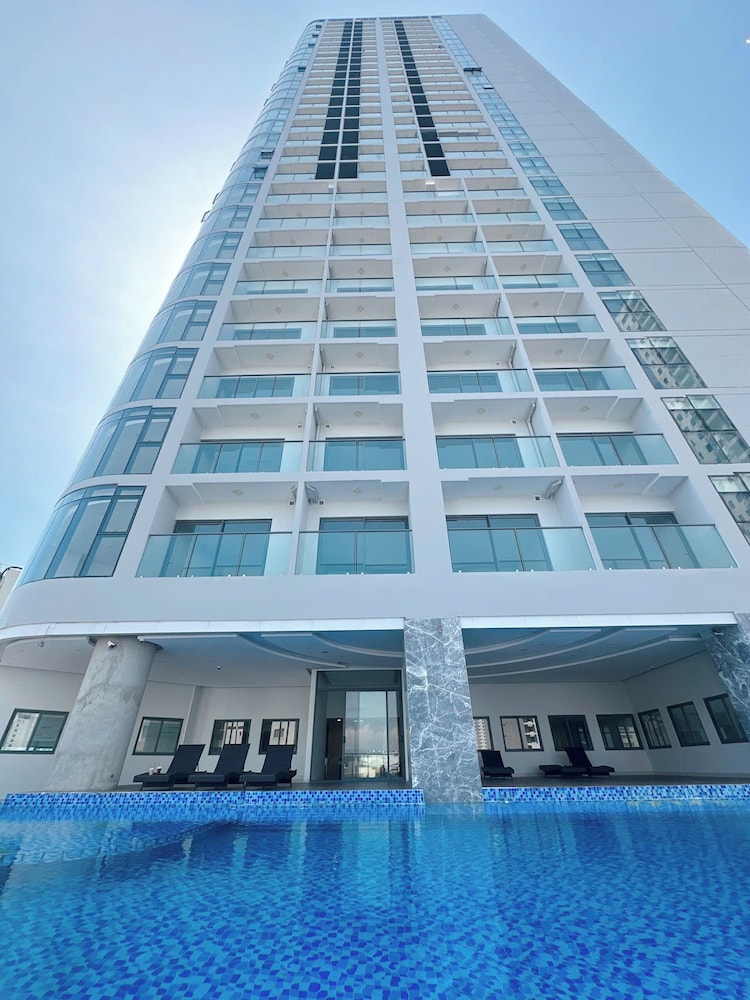 Ocean Vista Marina Suites Nha Trang