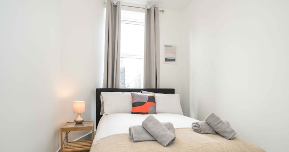 Aberdeen City Modern Apartment