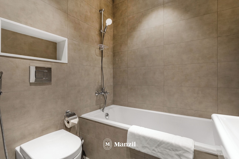 Manzil - 1BR Urban Living near Downtown