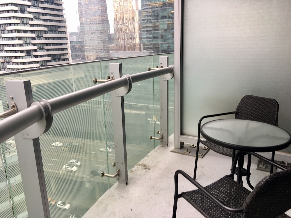 TO Stays - York and Lakeshore - Image 5