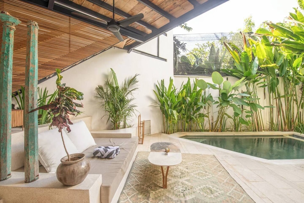 Elegant 1-br Villa With Pool, 800m to Echo Beach