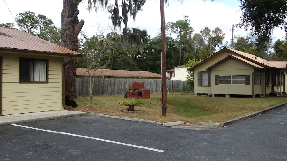 Budget Inn