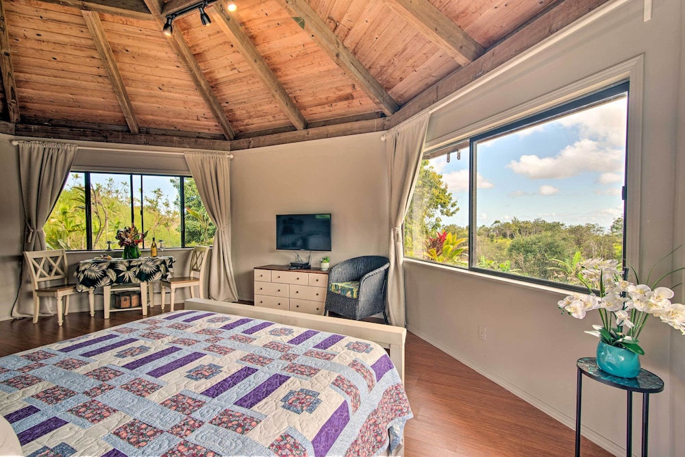 Maui Vacations - Hilo Couples Retreat  6 Miles to Honoli'i Beach! - Property Image 4