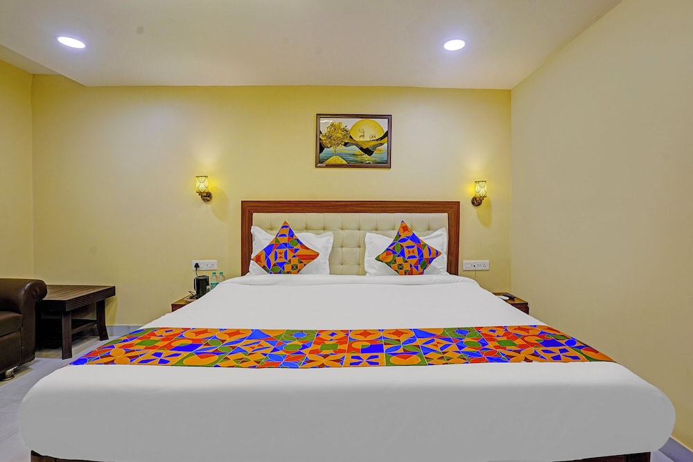 Fabhotel Ojas Inn