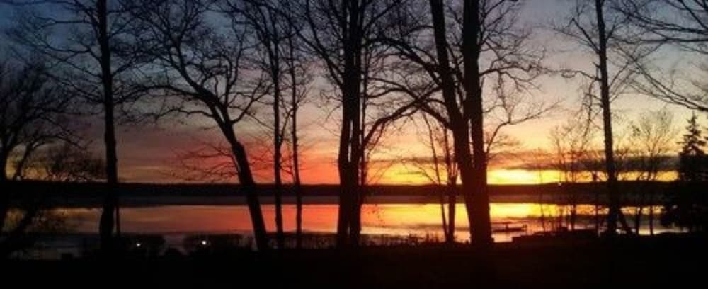 Maple Springs Lake Side Inn