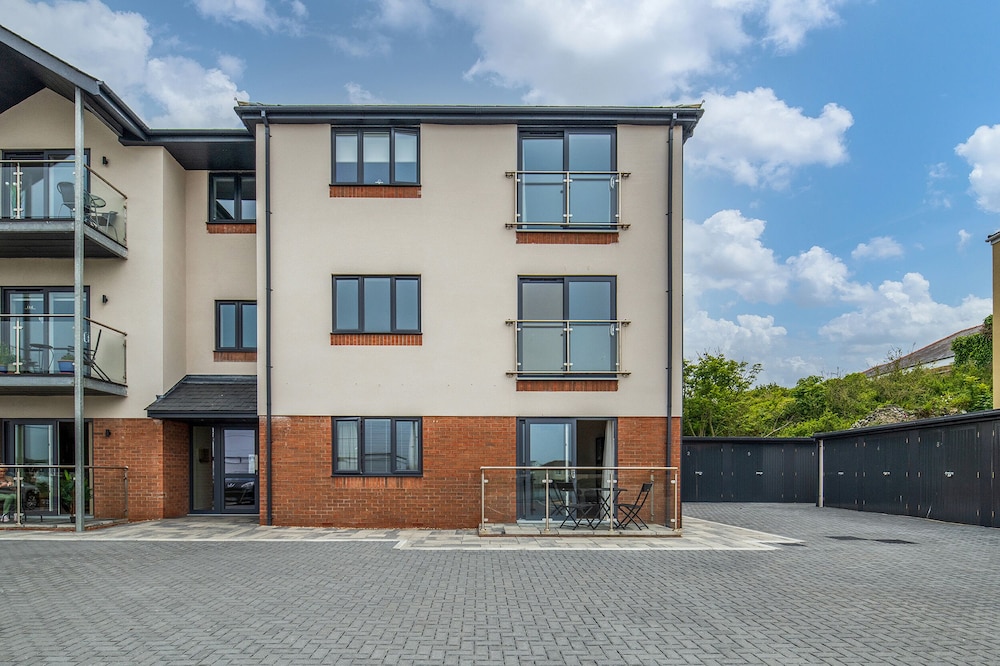 Apartment 3